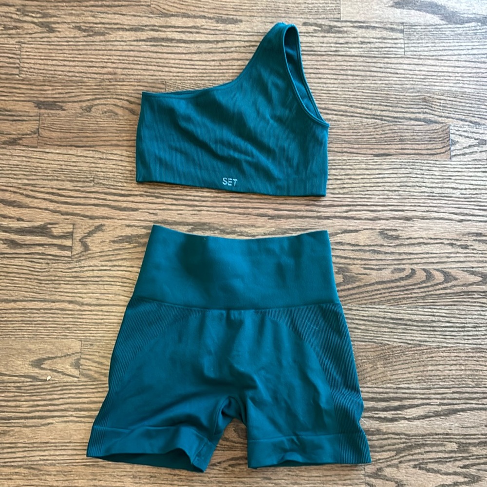 Set active deep green biker short set